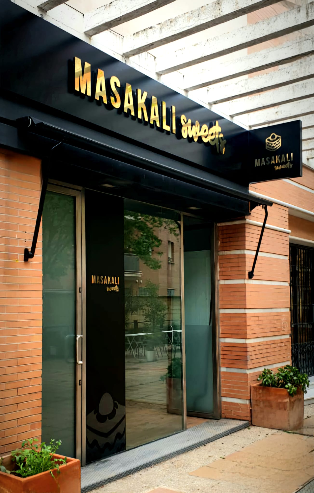 Fachada Masakali Sweets en Mairena del Aljarafe